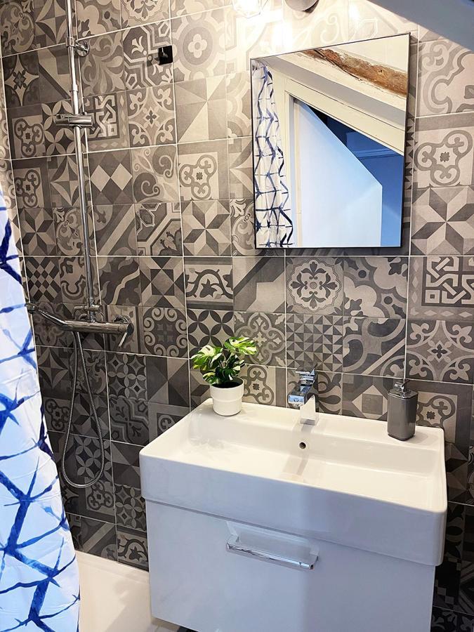 Italian Maison - Studio In The Heart Of Turin Bagian luar foto